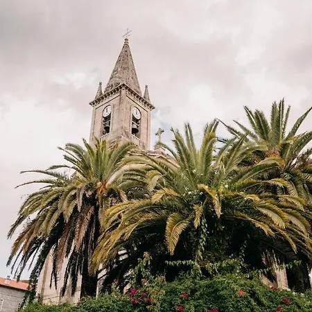La Iglesia Apartment Caldas De Reis